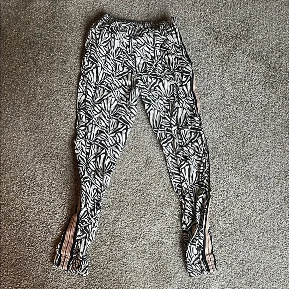 Maison Scotch Les Bons Vivants Multi Color Print Pattern Ankle Crop Casual Pants - Picture 4 of 6